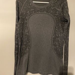 Lululemon long sleeve swiftly